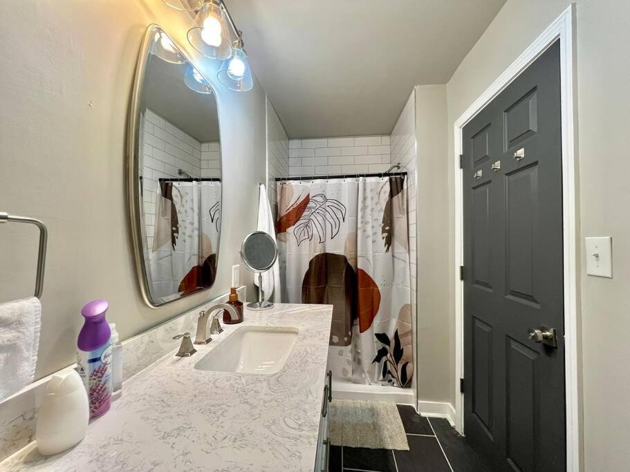 Modern Style Home Near Dt Indy & Major Attractions Indianapolis Zewnętrze zdjęcie
