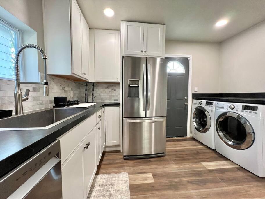 Modern Style Home Near Dt Indy & Major Attractions Indianapolis Zewnętrze zdjęcie