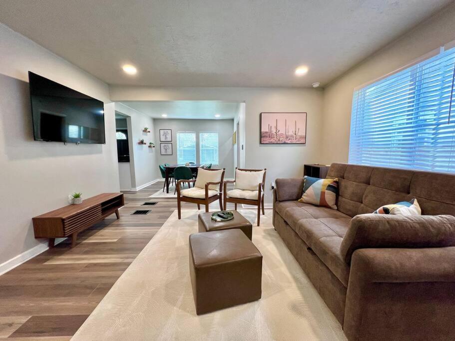 Modern Style Home Near Dt Indy & Major Attractions Indianapolis Zewnętrze zdjęcie