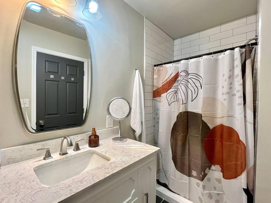 Modern Style Home Near Dt Indy & Major Attractions Indianapolis Zewnętrze zdjęcie